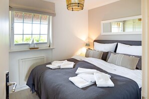 1 quarto, Wi-Fi de cortesia, roupa de cama