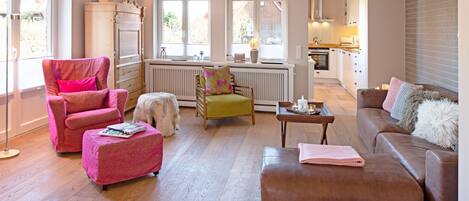 Fernseher, DVD-Player, Stereoanlage