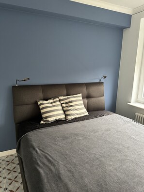 1 camera, Wi-Fi, lenzuola