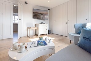 TV, fireplace, stereo - Modernes Appartement im Obergeschoss für Zwei Personen mit Balkon (List)