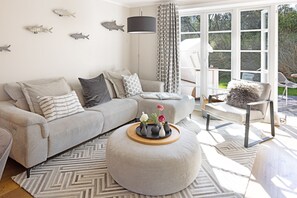 TV, fireplace - Herzlich Willkommen in der Lister Brise (List auf Sylt)