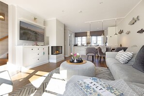 TV, fireplace - Herzlich Willkommen in der Lister Brise (List auf Sylt)