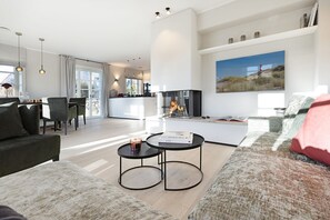 TV, peis og bordtennis