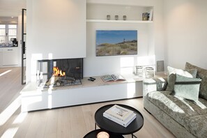 TV, peis og bordtennis