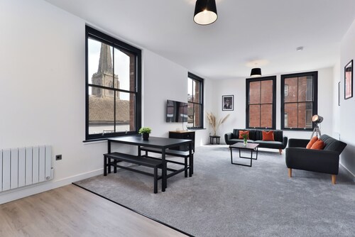 Apt 3, 15 West Street