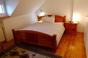 Habitación doble | Escritorio, wifi gratis, ropa de cama