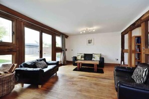 Living area - Charming Countryside Barn Conversion (Canon Pyon)