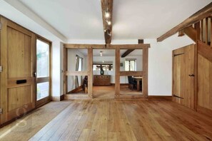 Interior - Charming Countryside Barn Conversion (Canon Pyon)