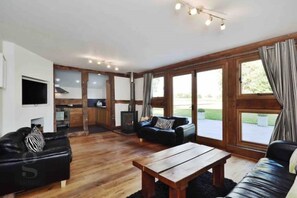 Living area - Charming Countryside Barn Conversion (Canon Pyon)