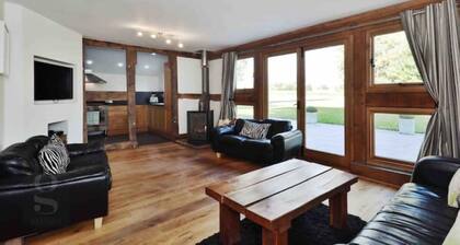 Charming Countryside Barn Conversion