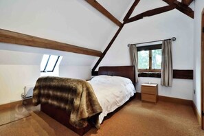 3 bedrooms, iron/ironing board, WiFi, bed sheets - Charming Countryside Barn Conversion (Canon Pyon)
