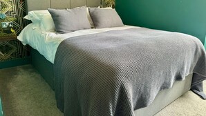 Superior Double Room | WiFi (free) - The Crown Rooms (London)