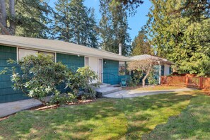 Exterior - Tremendous 4-bedroom Forest Retreat with Firepit, BBQ (Shoreline)