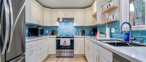 Fridge, microwave, oven, dishwasher