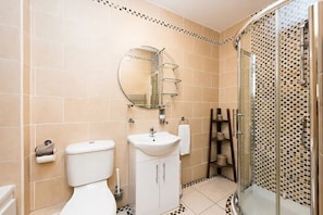 Assecador de cabells, tovalloles, sabó i xampú