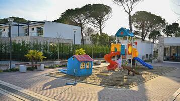 Familienapartment, Mehrere Schlafzimmer (San Pietro Holiday Retreat) | Kinderbereich