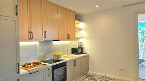 Family Apartment, 2 Bedrooms, Balcony (San Pietro Serenity Home) | Private kitchen - San Pietro Serenity Home (Ishëm)
