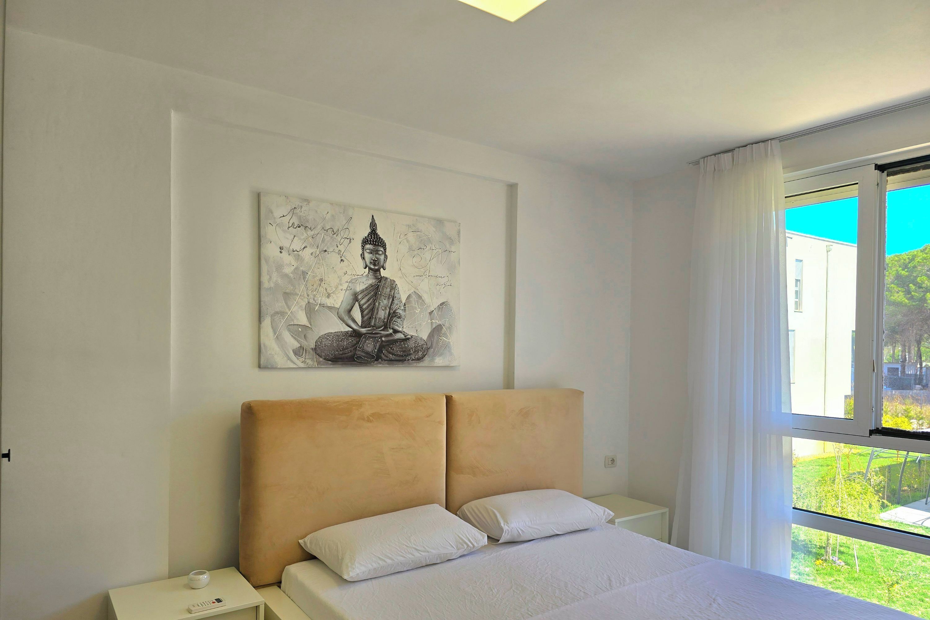 2 عدّة غرف نوم وواي فاي مجانًا وملاءات أسرّة