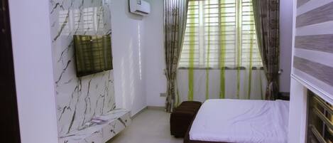 House | 3 bedrooms, iron/ironing board, free WiFi, bed sheets