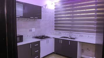 House | Private kitchen | Fridge, microwave, stovetop, electric kettle