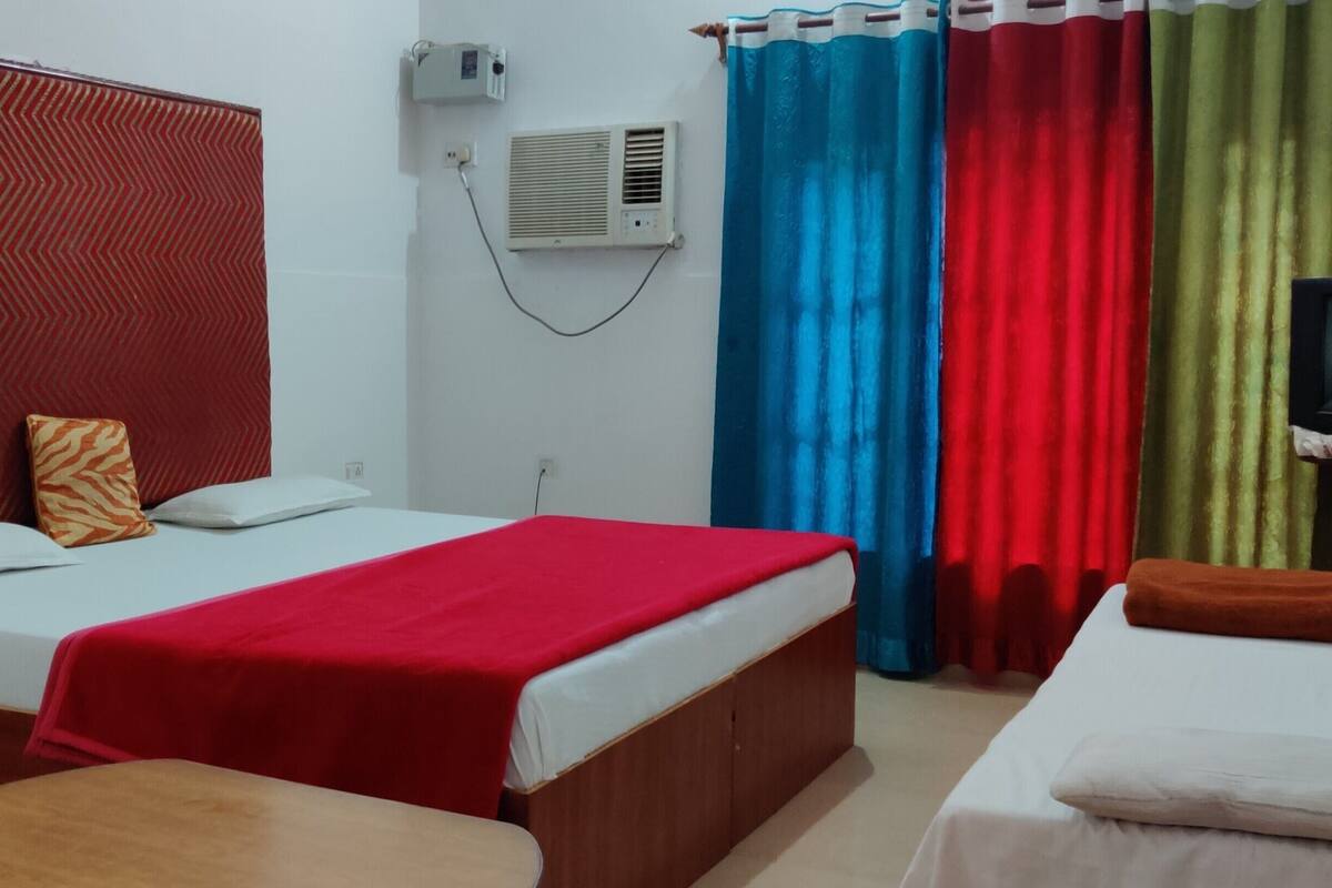 Individually decorated, individually furnished, free WiFi, bed sheets