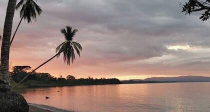 Villa Heliconia, Cabaña Cerca de Montaña y Playas