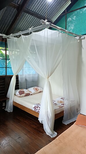 1 bedroom, desk, WiFi, bed sheets - Villa Heliconia, Cabaña Cerca de Montaña y Playas (Puerto Jimenez)
