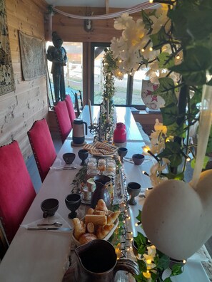 Petit déjeuner servi tous les jours en supplément