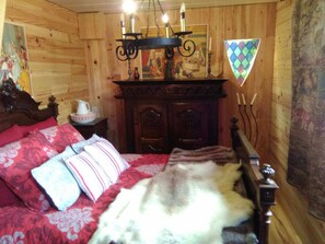 Château Médiéval | 2 Schlafzimmer, individuell dekoriert, individuell eingerichtet