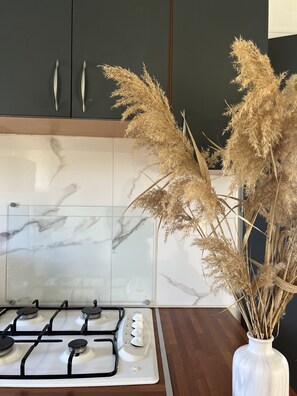 Private kitchen - Bungalows Lisa Maria (Serra-Di-Fiumorbo)