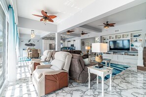 Smart-TV, DVD-Player, Bücher