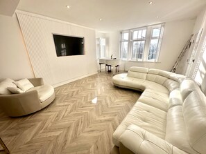 Apartment | Living area - Remarkable 2-bed Apartment in Sunderland (Sunderland)