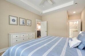 3 室のベッドルーム、アイロン / アイロン台、WiFi (無料)、ベッドシーツ