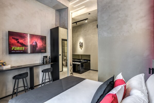 浪漫套房 | 1 間臥室、羽絨被、獨特裝潢、筆電工作空間