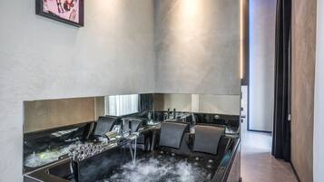 Luxury Suite | Private spa tub