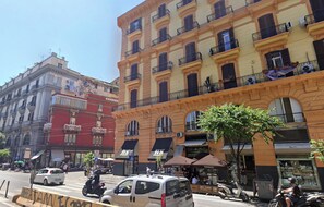 Thành phố nhìn từ nơi lưu trú