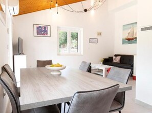 獨棟房屋 (Four bedroom Holiday Home with Terrac) | 餐廳