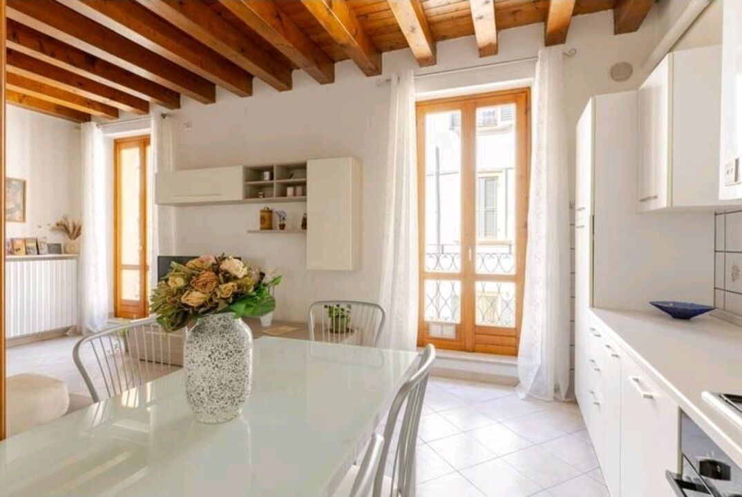 Fridge, oven, stovetop, electric kettle