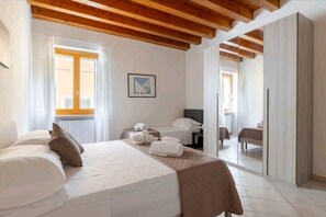 1 chambre, fer et planche à repasser, Wi-Fi gratuit, draps fournis