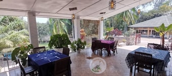 chez Drocella Eglantine Lodge Hotel