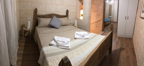 2 bedrooms, desk, iron/ironing board, travel cot