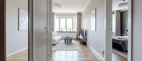 One-Bedroom Suite | Wohnbereich | 60-Zoll-Flachbildfernseher mit Kabelempfang
