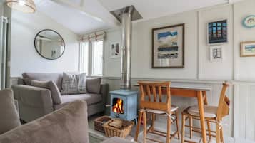 Cottage | Living area