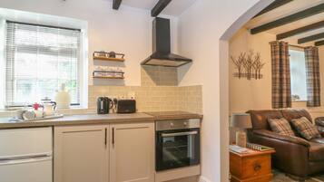 冰箱、洗碗机、电热水壶、烤面包机