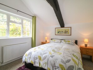 2 Schlafzimmer, individuell dekoriert, individuell eingerichtet