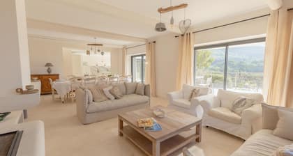 La Bastide d'EAU - Bien d'exception - 14 Couchages - piscine chauffée - 5 stars