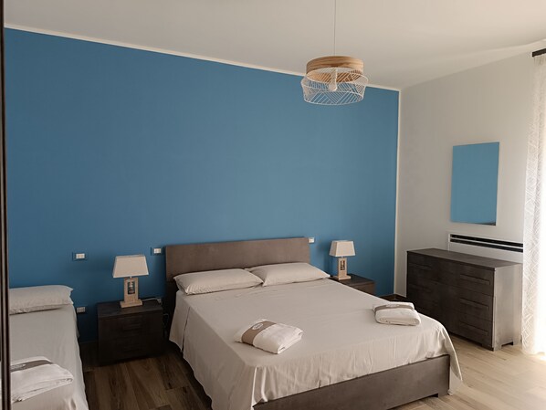 Family Room, Private Bathroom | 1 bedroom, individually furnished, soundproofing, travel cot - Dalie's House San leone centro (Agrigento)