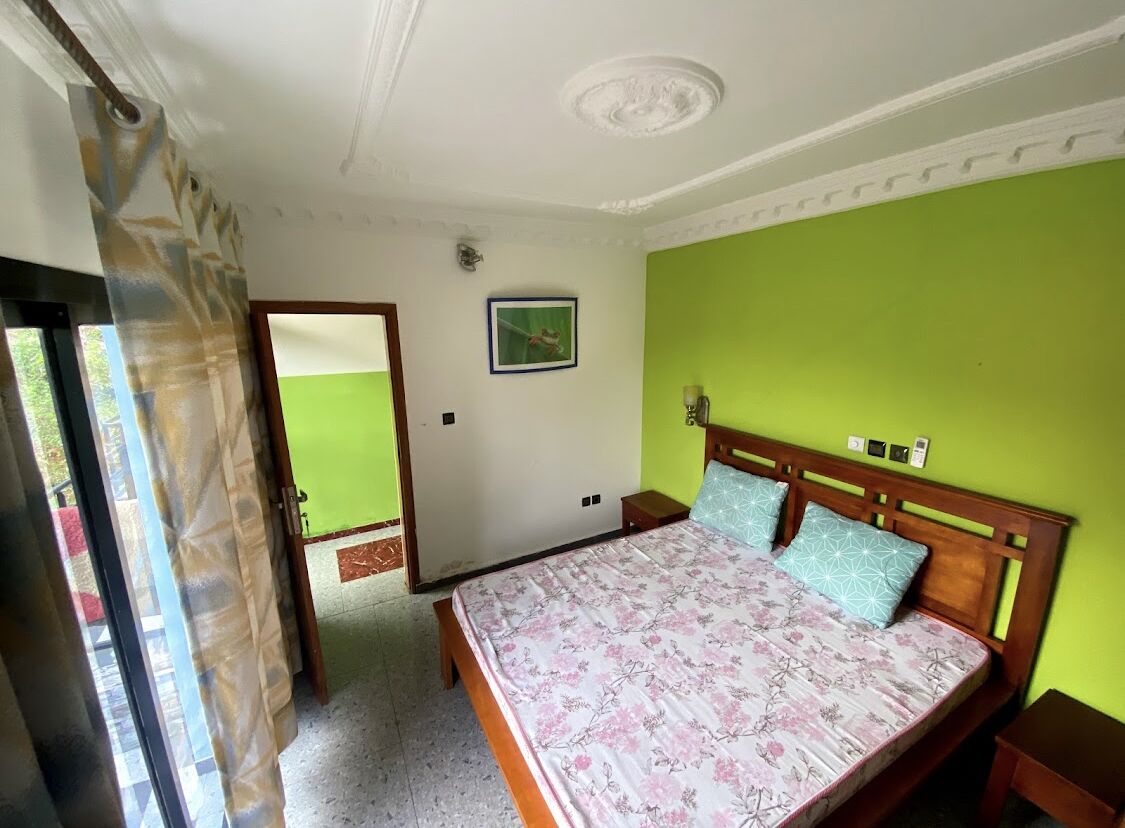 11 bedrooms, bed sheets