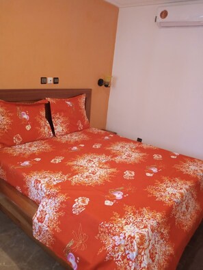 11 bedrooms, bed sheets