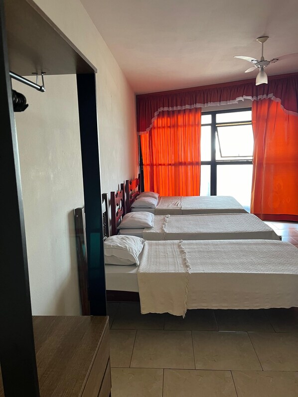 Family Room | Free WiFi, bed sheets - Hotel Art Final (Marataizes)